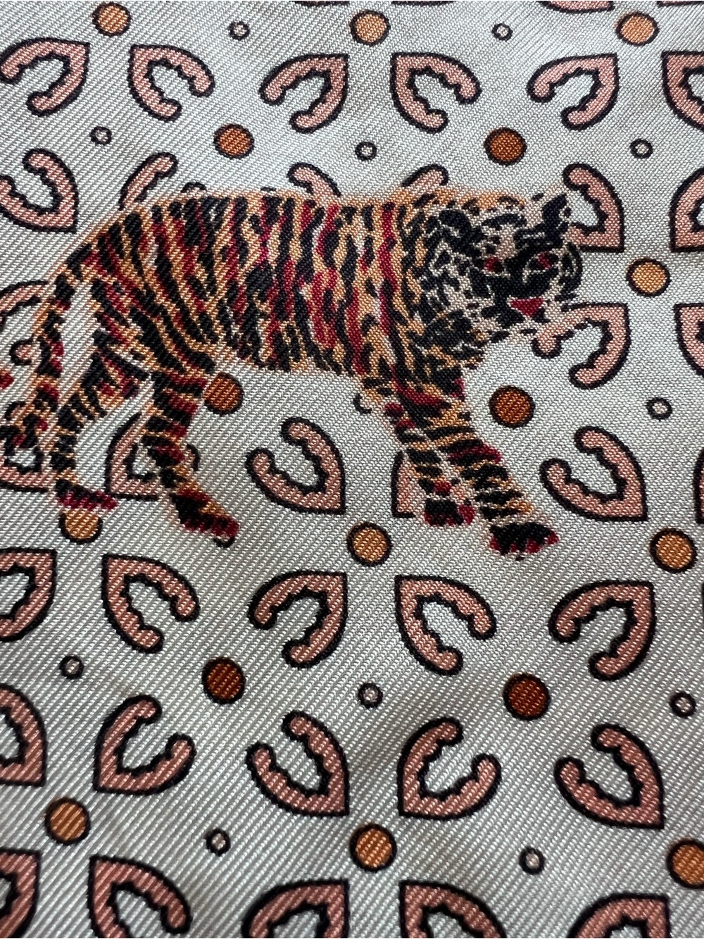 J.Crew 100% Silk Tiger Print Button Up Blouse Size 6 - Picture 14 of 15